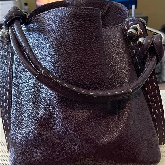 Elegant Eggplant Purple Leather Handbag - Picture 4 of 12